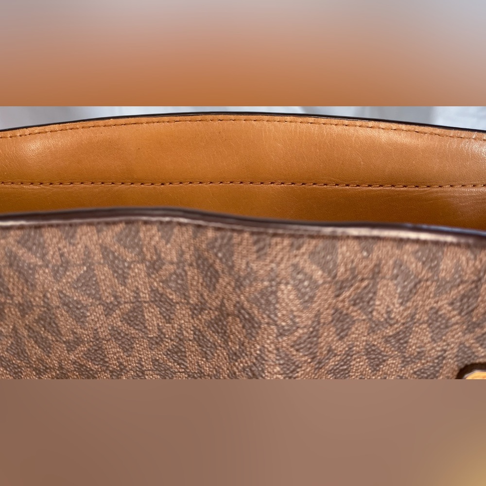 Michael Kors Leather Hamilton Satchel Bag Purse with Crossbody Strap - Picture 11 of 15